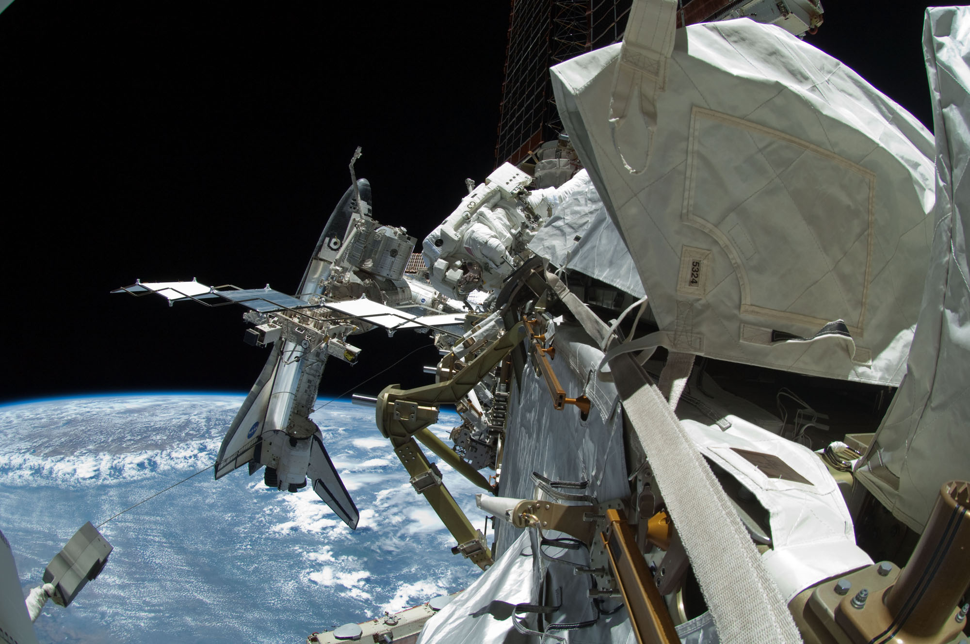 Shuttle Endeavour Astronauts Say Goodbye to Space Station